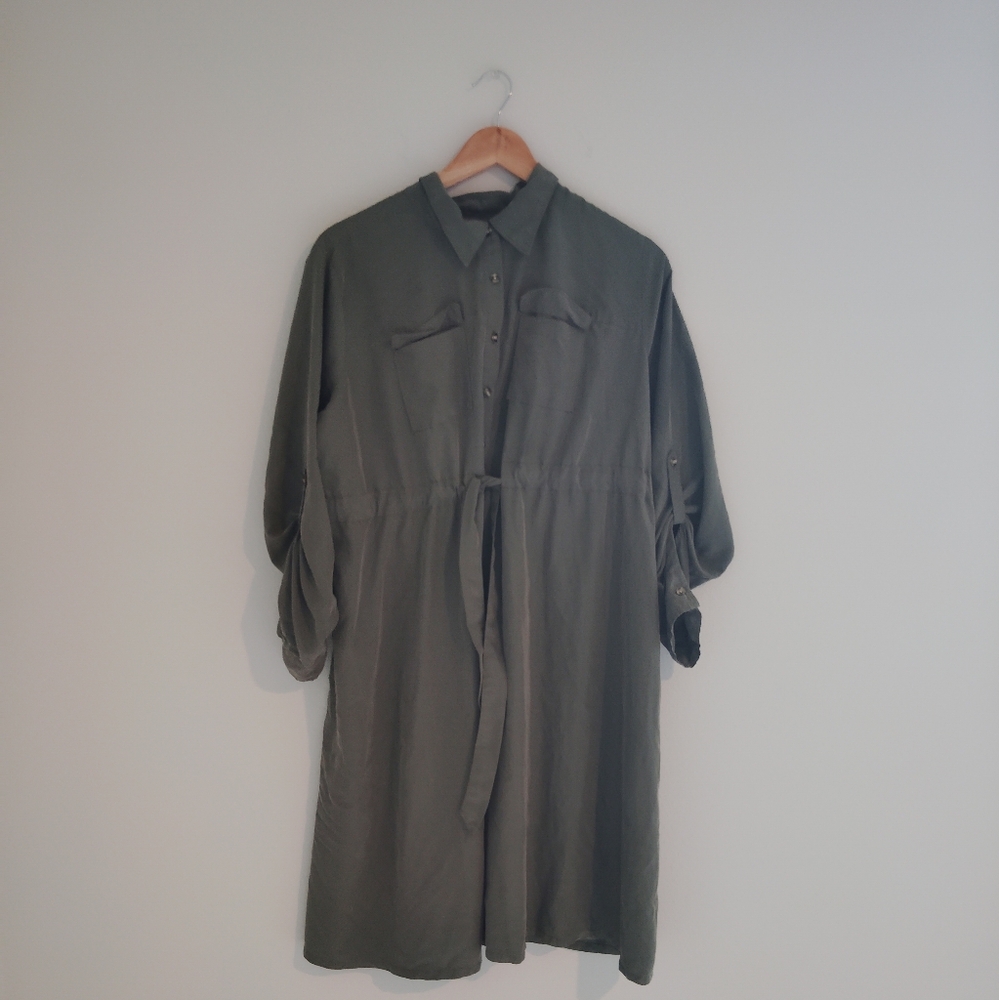 Isabel Maternity Long Sleeve Dress (Host Pick 🎉) - Picture 2 of 9